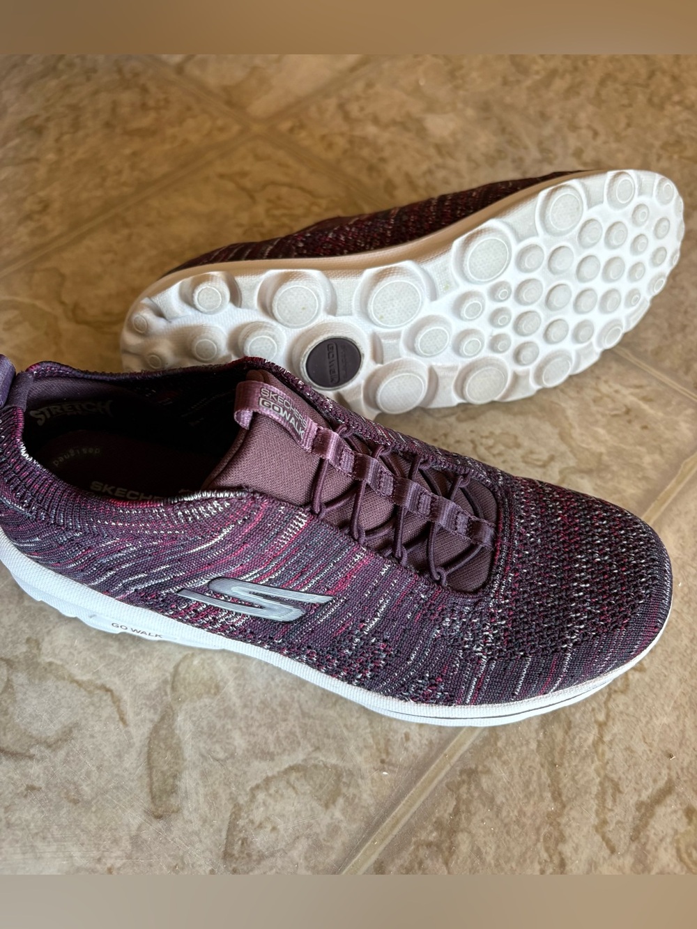 Skechers GOwalk Sneakers - Burgundy